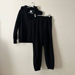 Aritzia Black sweatfleece set
